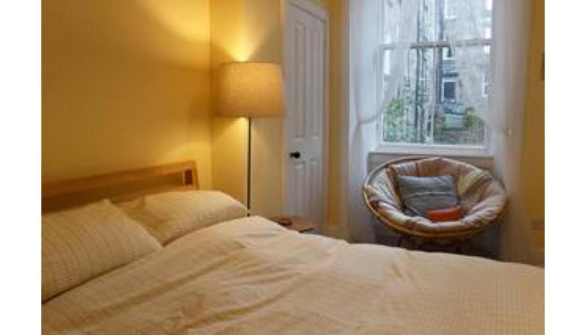 Bright Modern Arthurs Seat 2 Bedroom Apartment *
