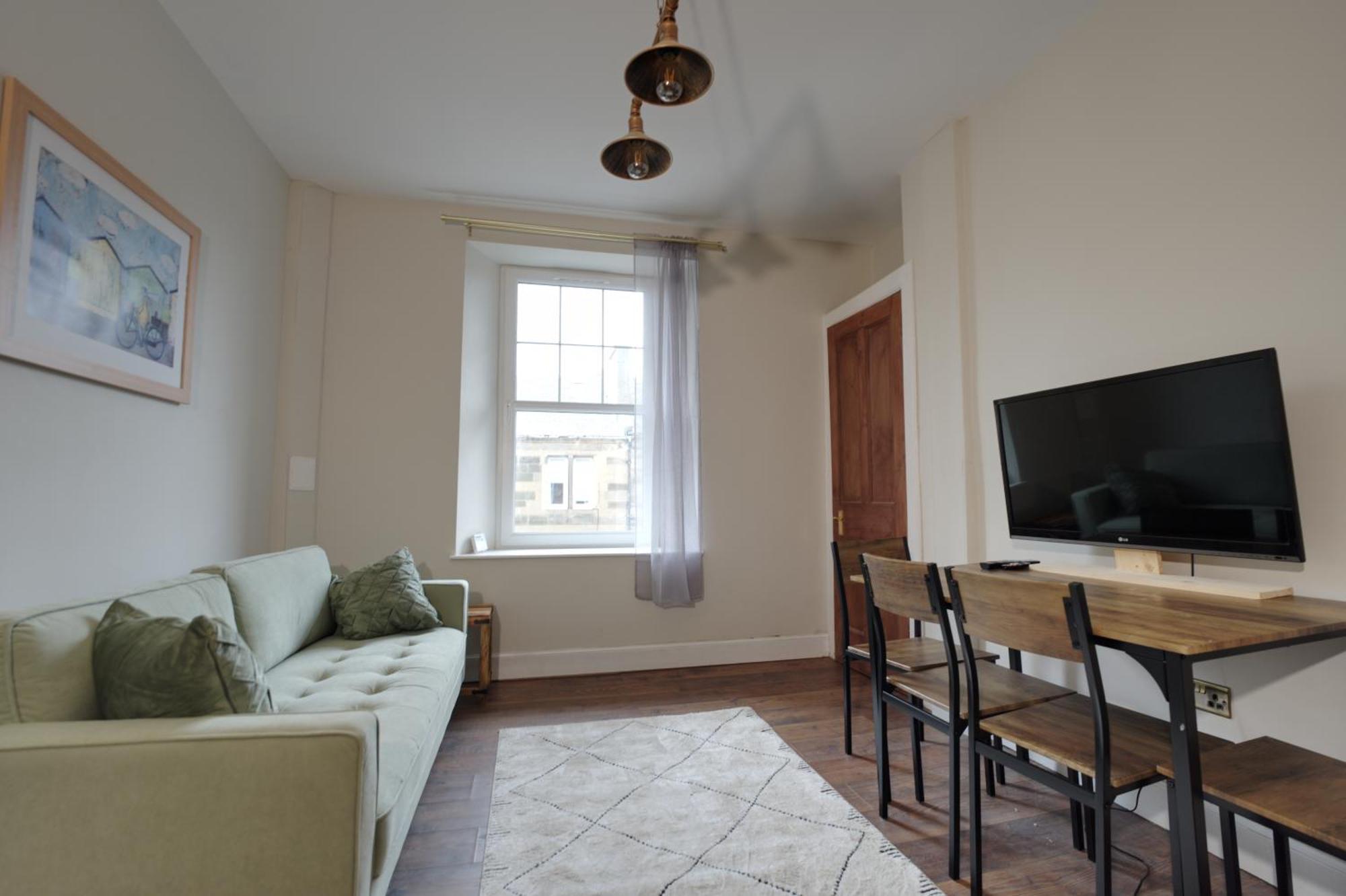 Apartment Fringe Flat