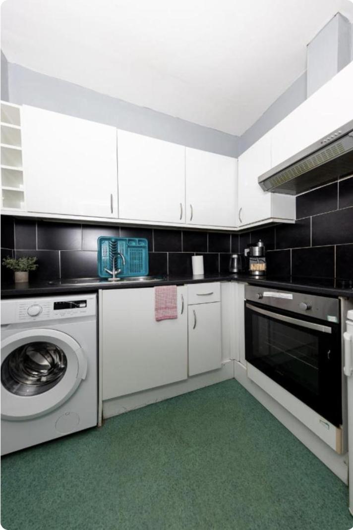 Warm & Welcoming Apartment, City Center - Meadows 8