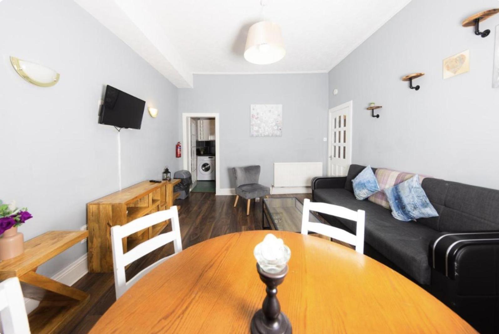 Apartment Warm & Welcoming Apartment, City Center - Meadows 8 *