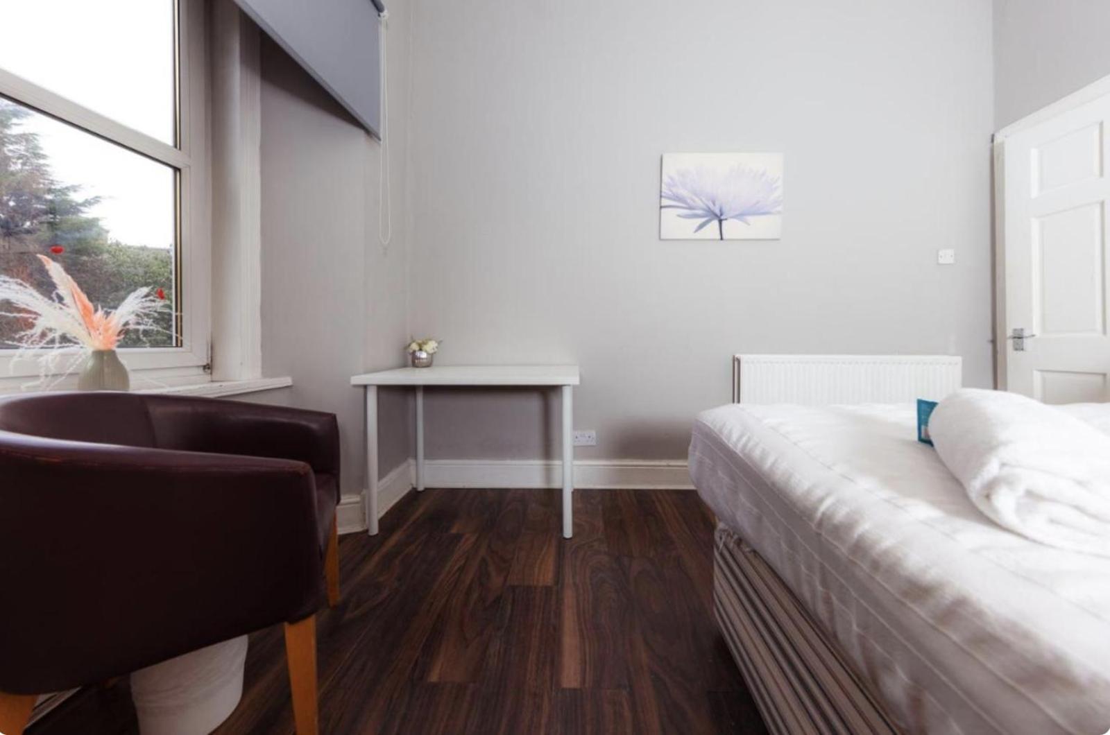 Warm & Welcoming Apartment, City Center - Meadows 8 Apartment *