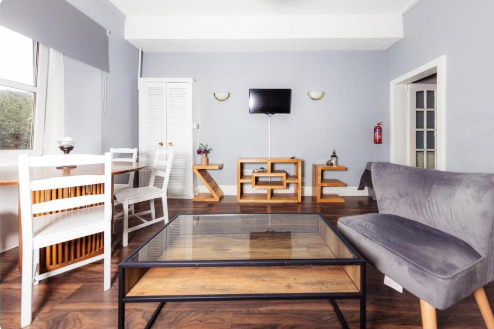 Warm & Welcoming Apartment, City Center - Meadows 8 Apartment Edinburgh