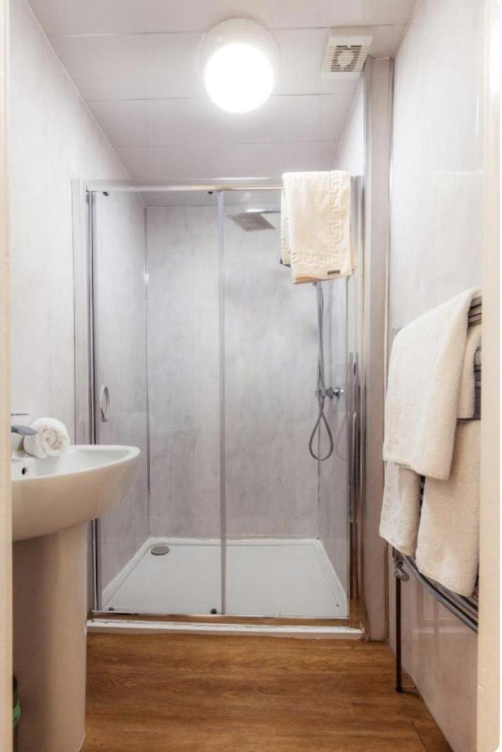Desirable - City Centre Apartment Edinburgh