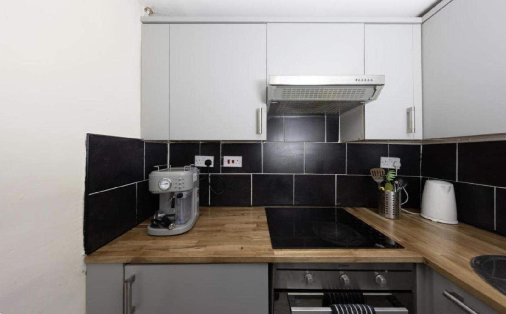 Warm & Welcoming By The Meadows! City Center 7 Apartment