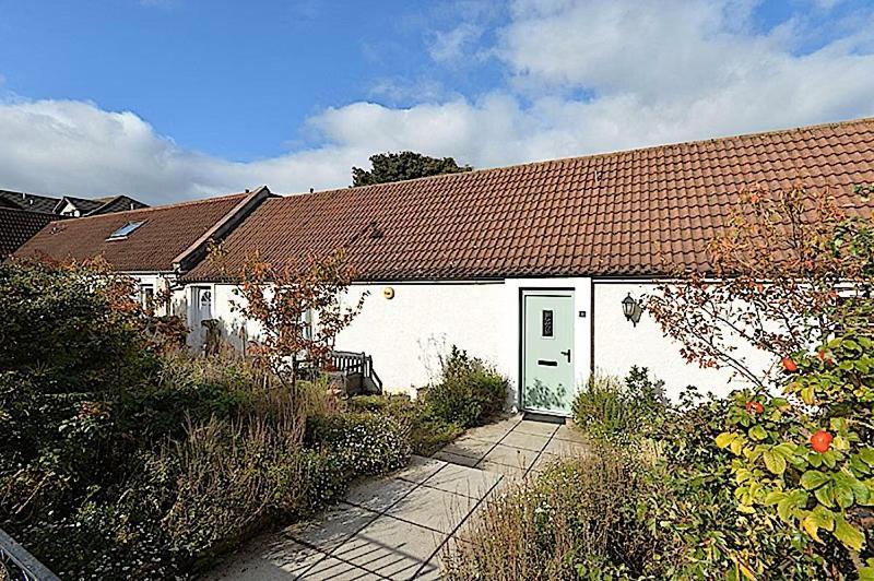 3 Bed Charming Cottage For Share ,, Private Room , Fibre Optik Broadband , Free Parking Bed & Breakfast Edinburgh