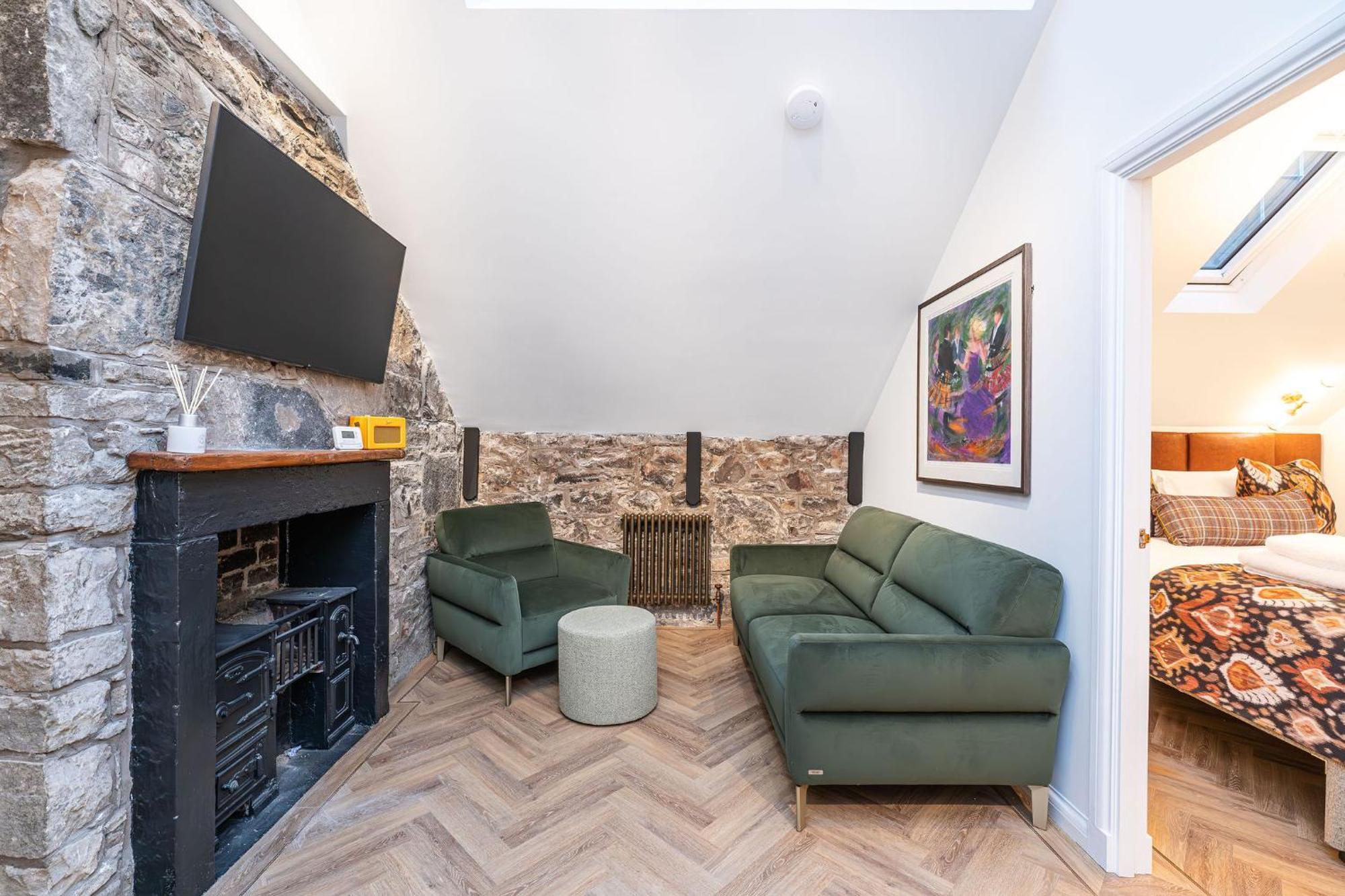 The Coach House Apartment