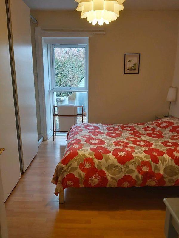 3 Bed Charming Cottage For Share ,, Private Room , Fibre Optik Broadband , Free Parking Edinburgh