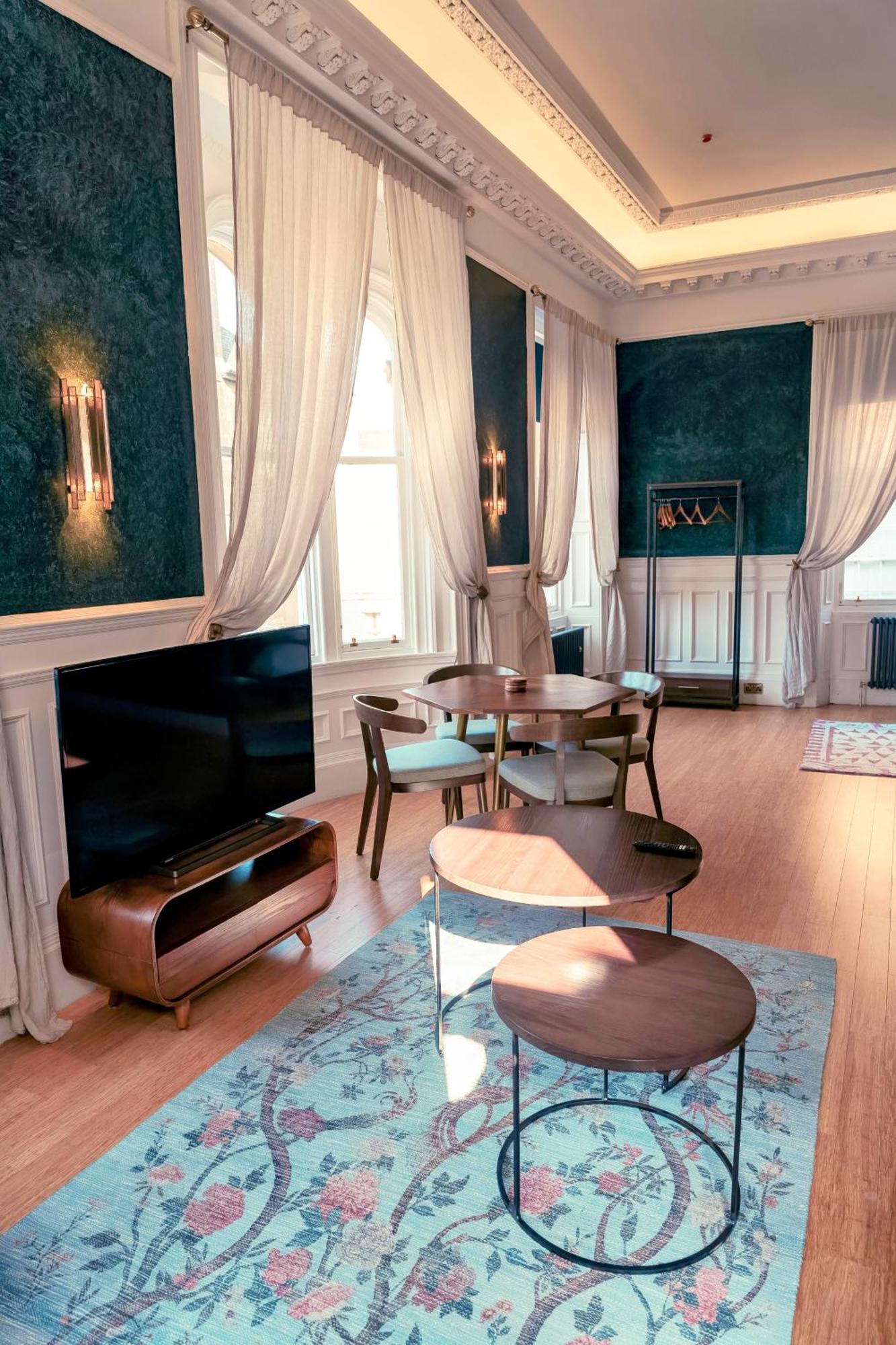 89 The Merchants Luxury By The House Of Danu Aparthotel Edinburgh