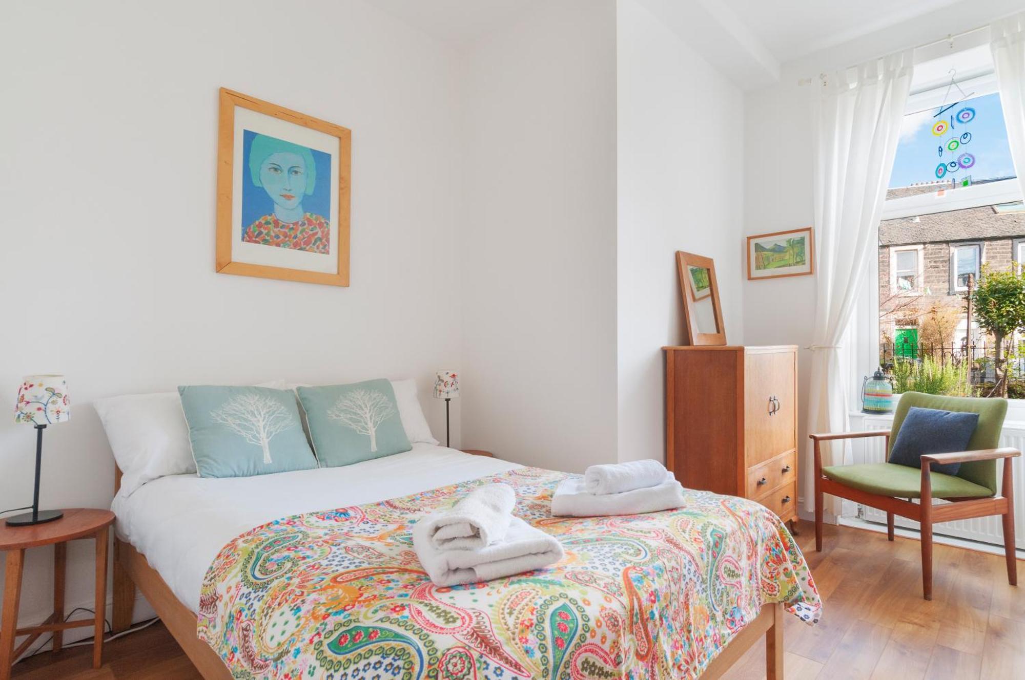 Vibrant Style Flat At Leith Links Park Apartment
