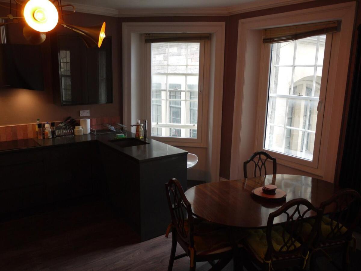 3 Bedroom - Historic Old Town