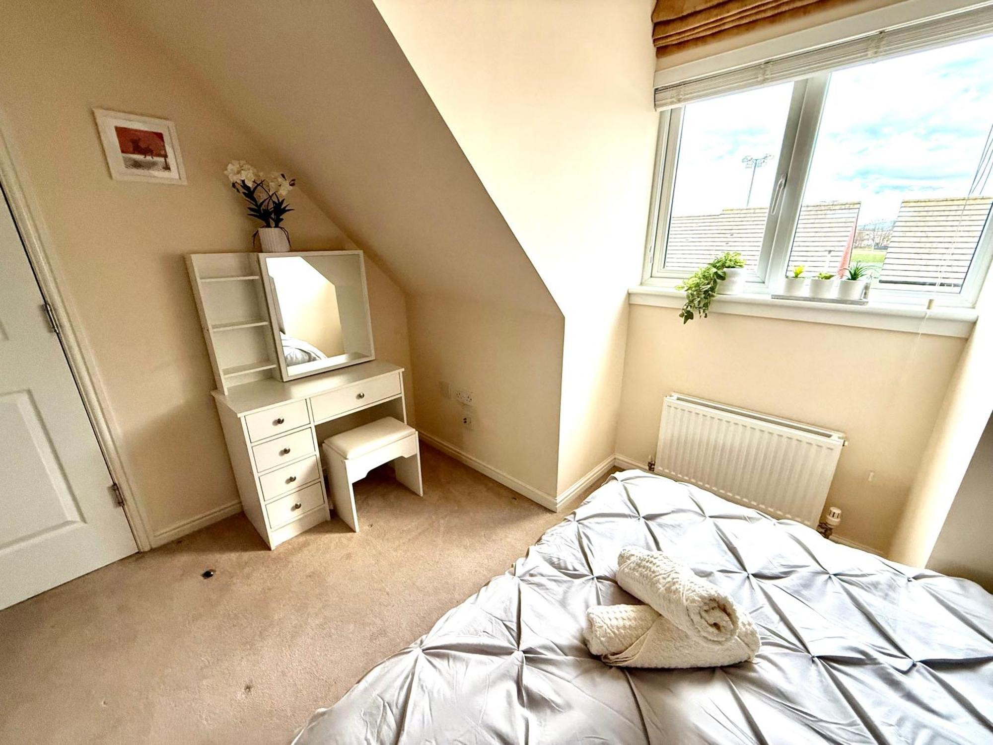 Holiday home Torwood Townhouse - Free Parking And Contractor Friendly Edinburgh