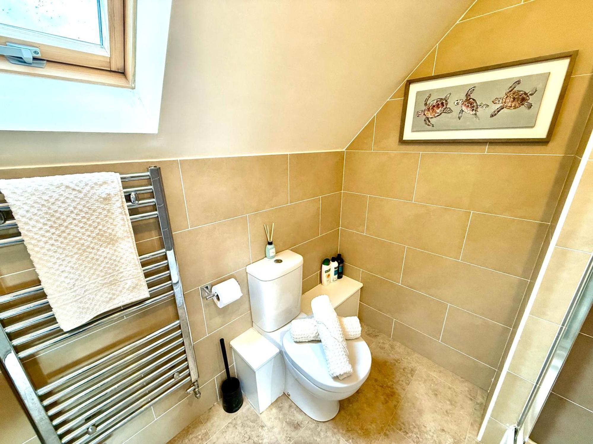 Torwood Townhouse - Free Parking And Contractor Friendly