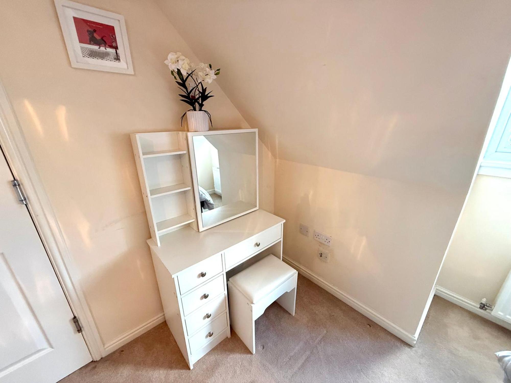 Torwood Townhouse - Free Parking And Contractor Friendly Holiday home