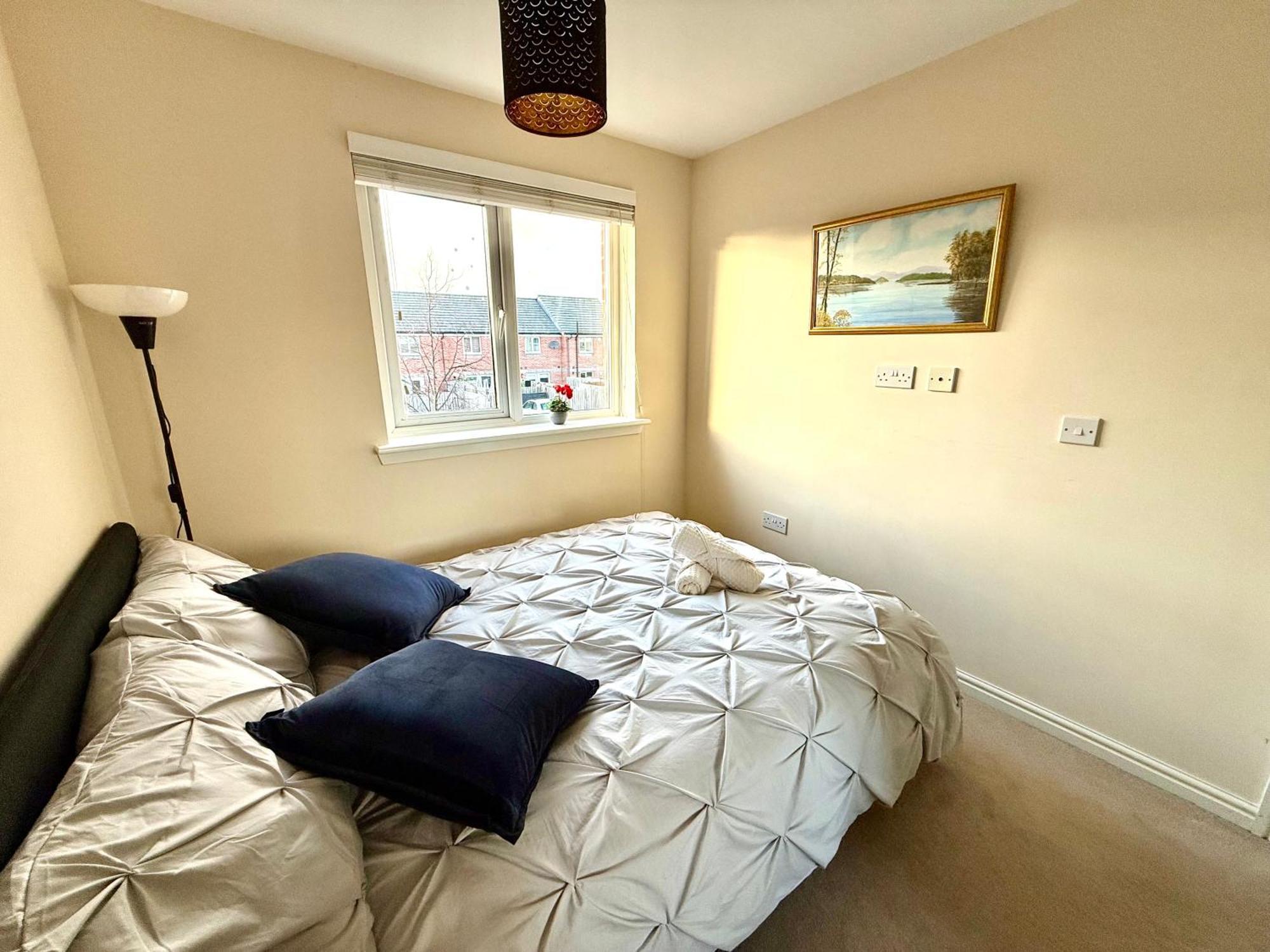 Torwood Townhouse - Free Parking And Contractor Friendly Holiday home Edinburgh