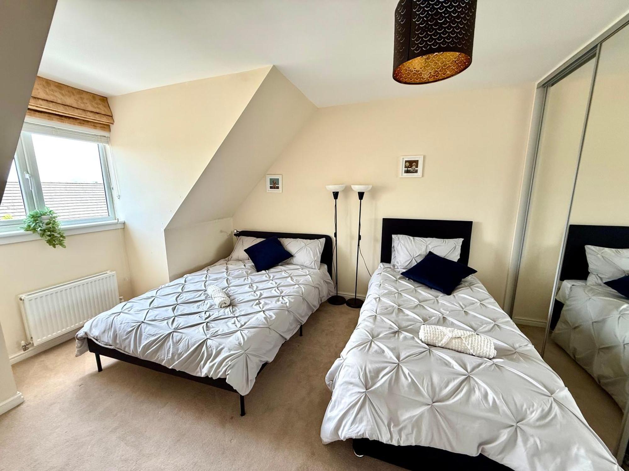 Holiday home Torwood Townhouse - Free Parking And Contractor Friendly Edinburgh
