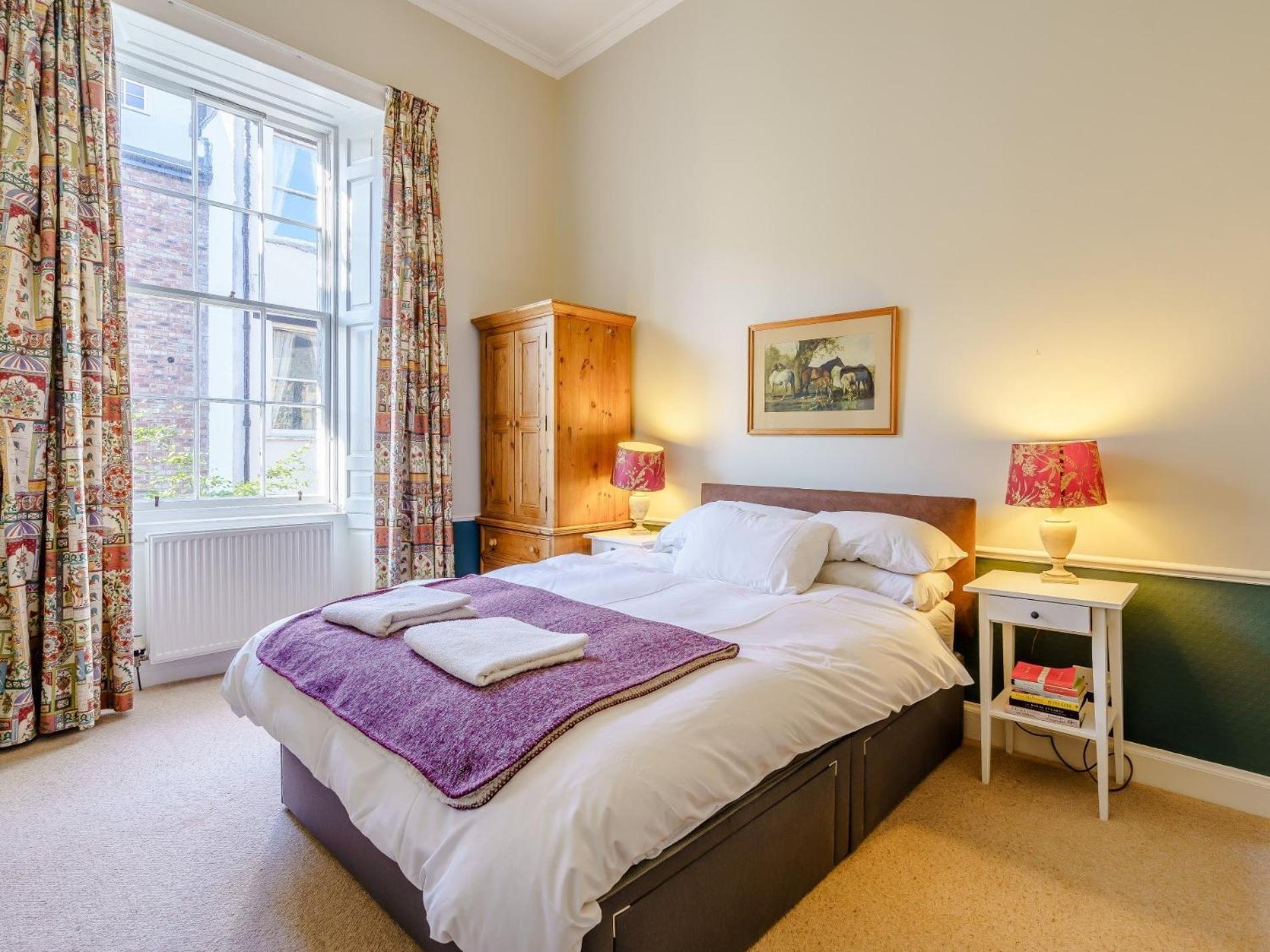3 Bed In 79008 Apartment *