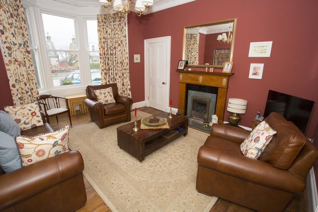 Bed & Breakfast Doris Crook Edinburgh