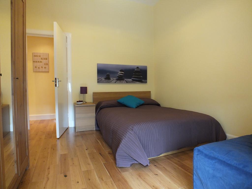 Picardy Place Apartment *