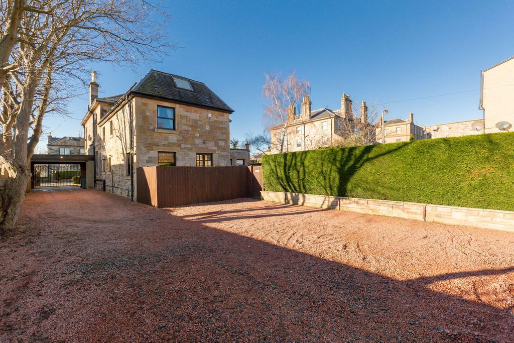 23 Mayfield 5*