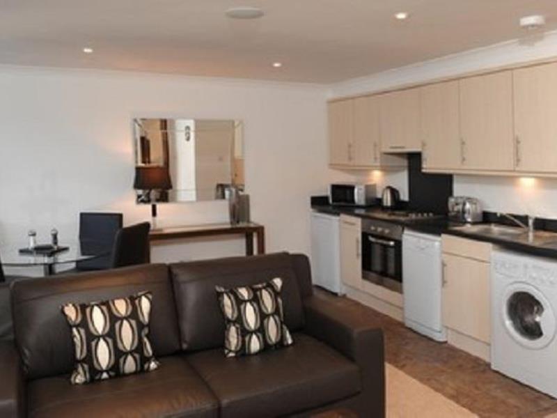 Fountain Court - Grove 4*