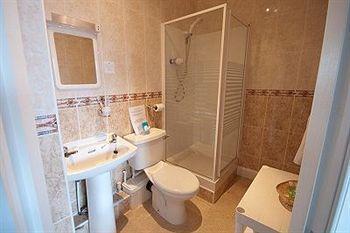 Castle Street 3*