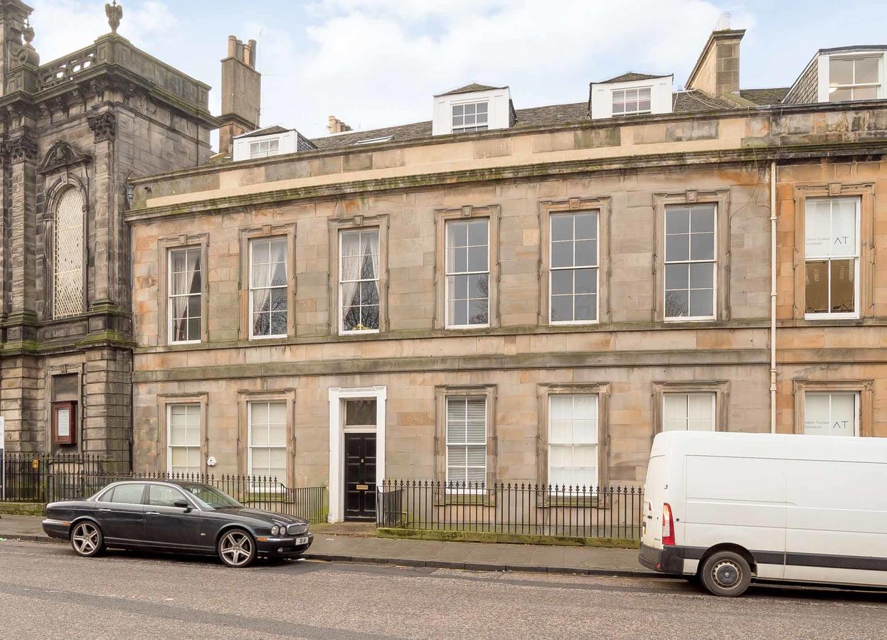 Castle Terrace Apartment *