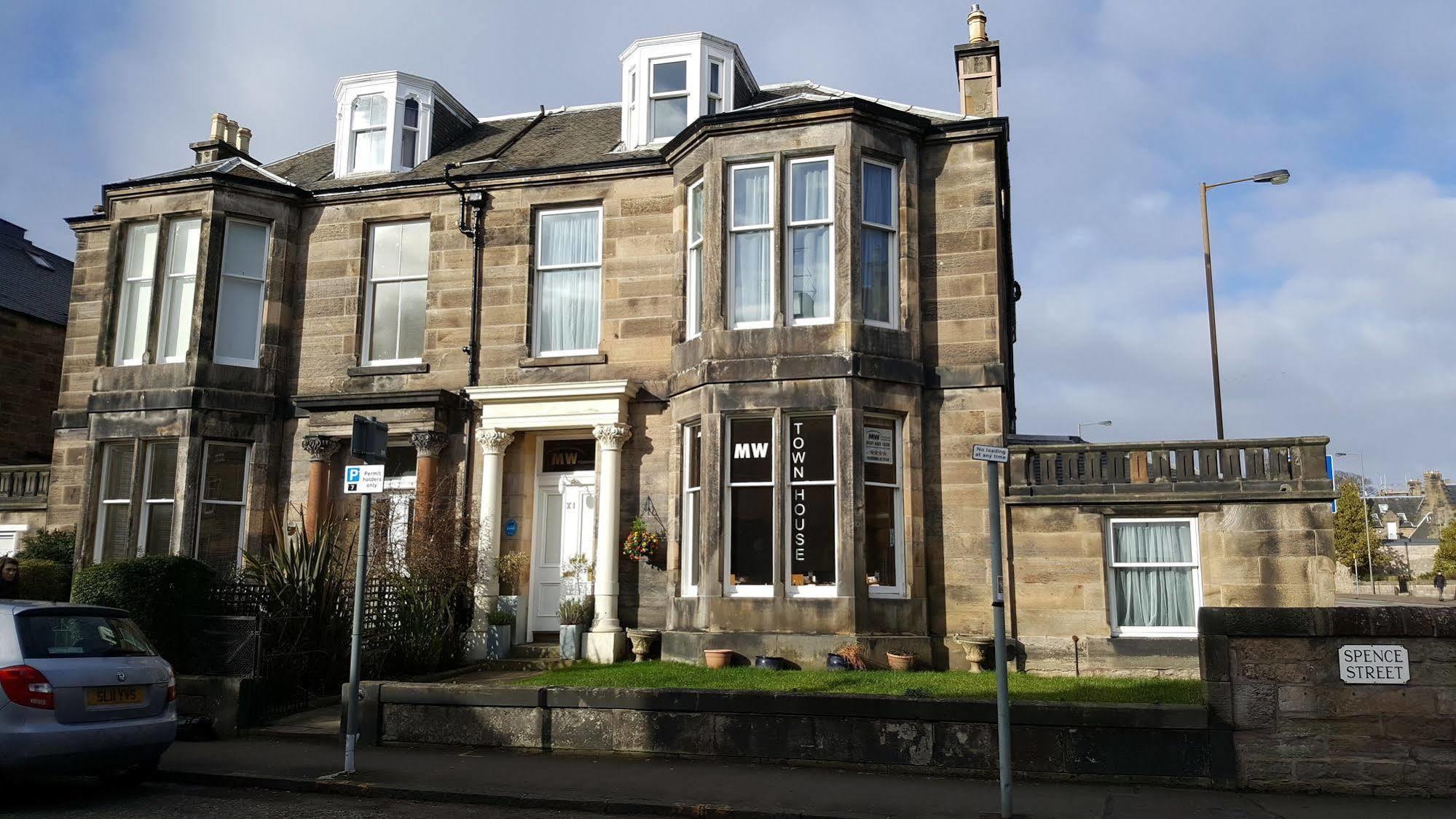 Mw Townhouse Guest house 4*