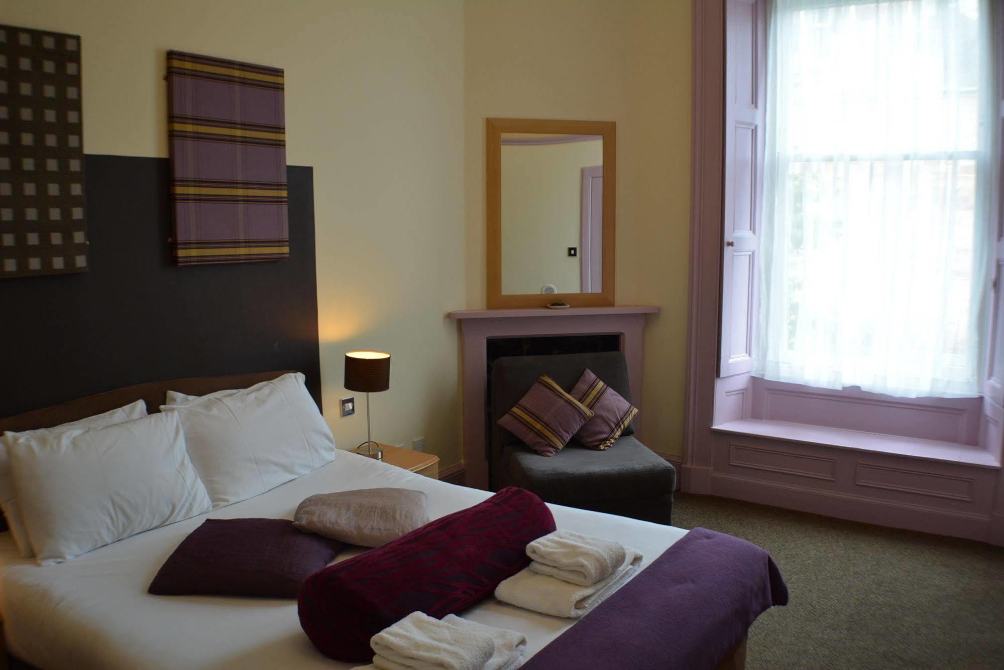 Mw Townhouse 4*