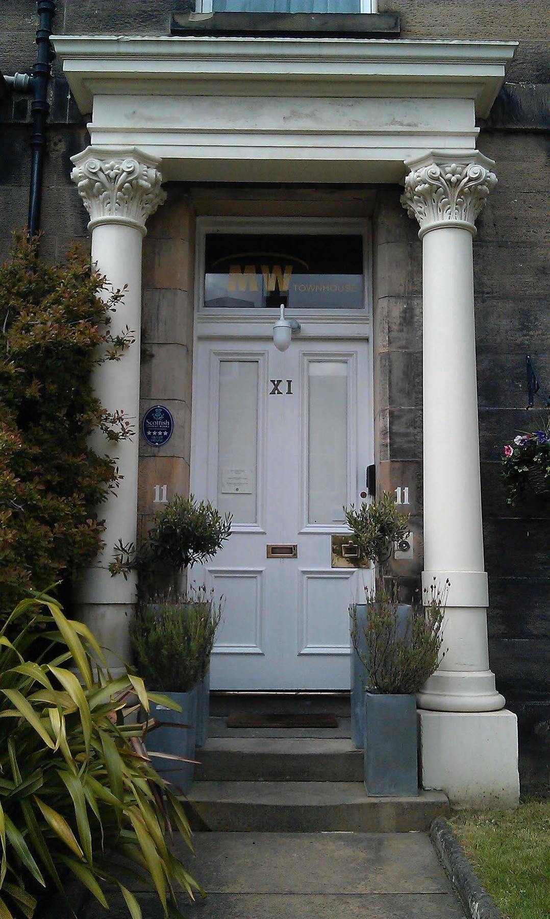 Guest house Mw Townhouse 4*