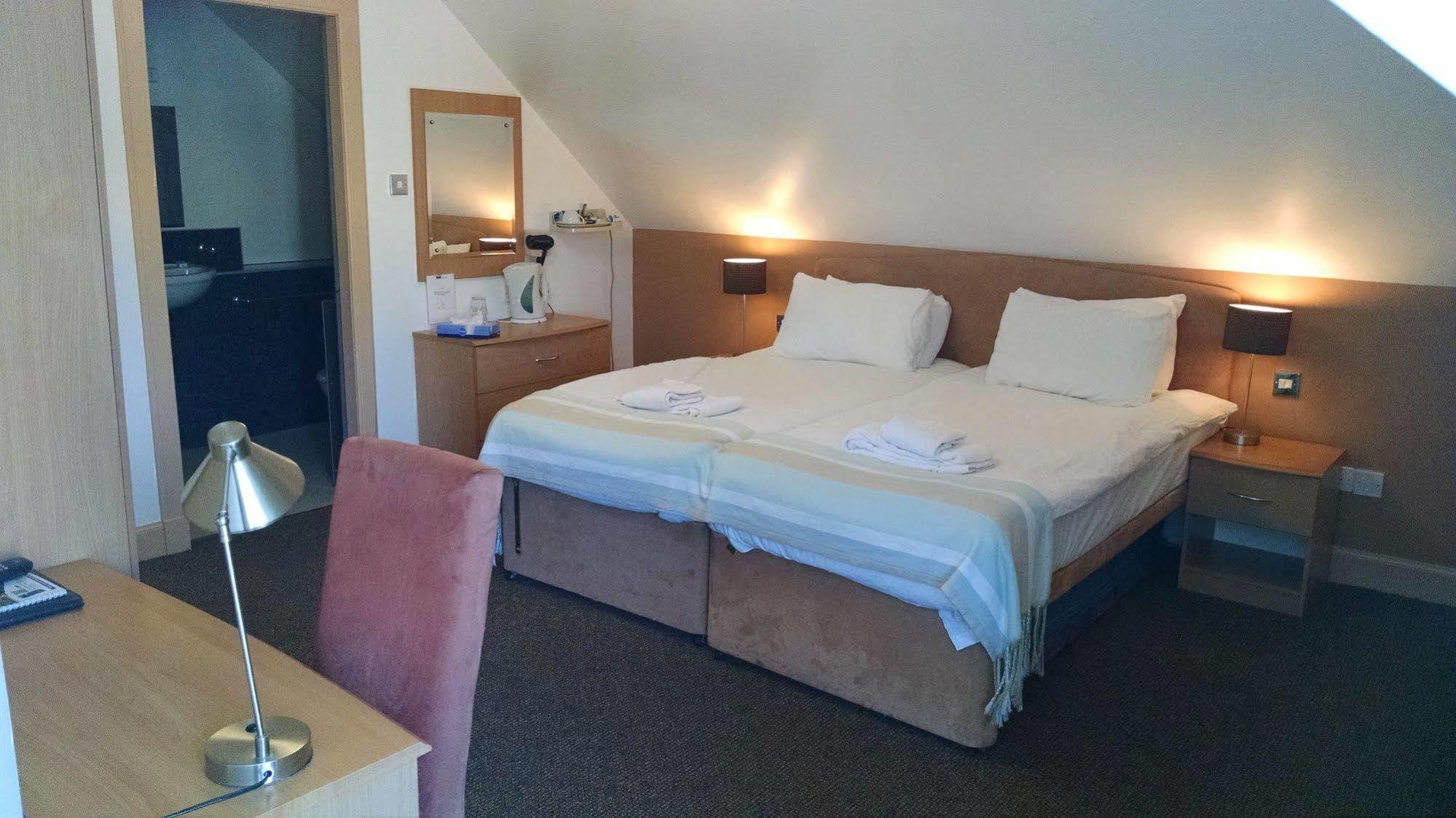 Mw Townhouse 4*