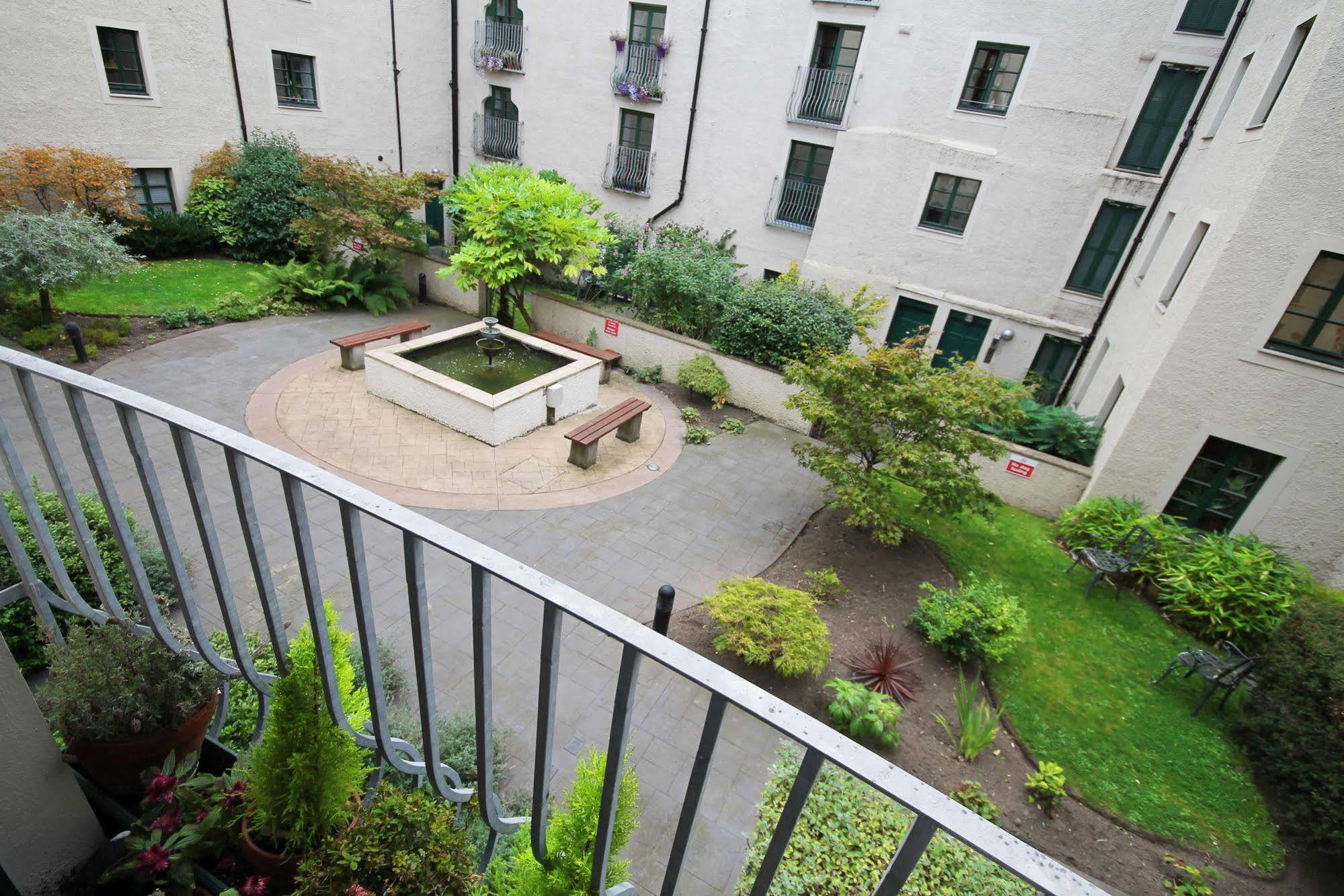 Center Coady Sleeps 5 Free Car Park Space Apartment