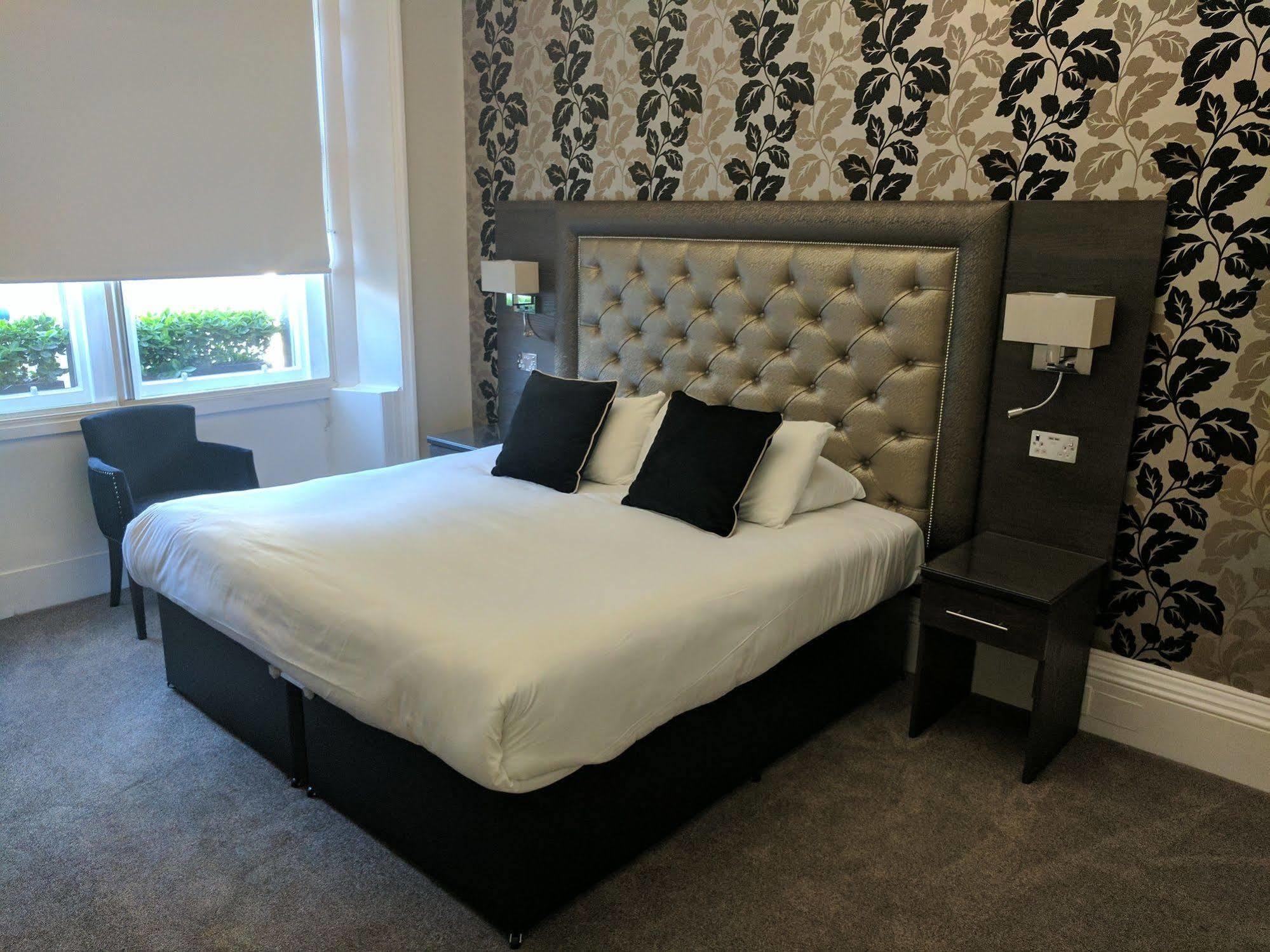 West End 4*