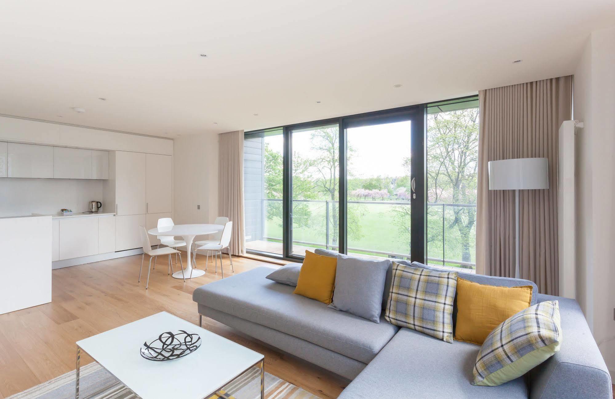 Cloud 9 - Quartermile 4*