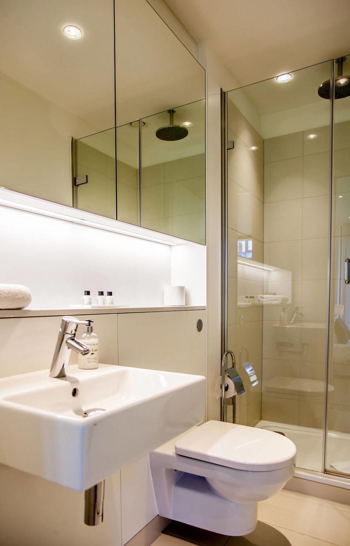 Hotel Cloud 9 - Quartermile 4*