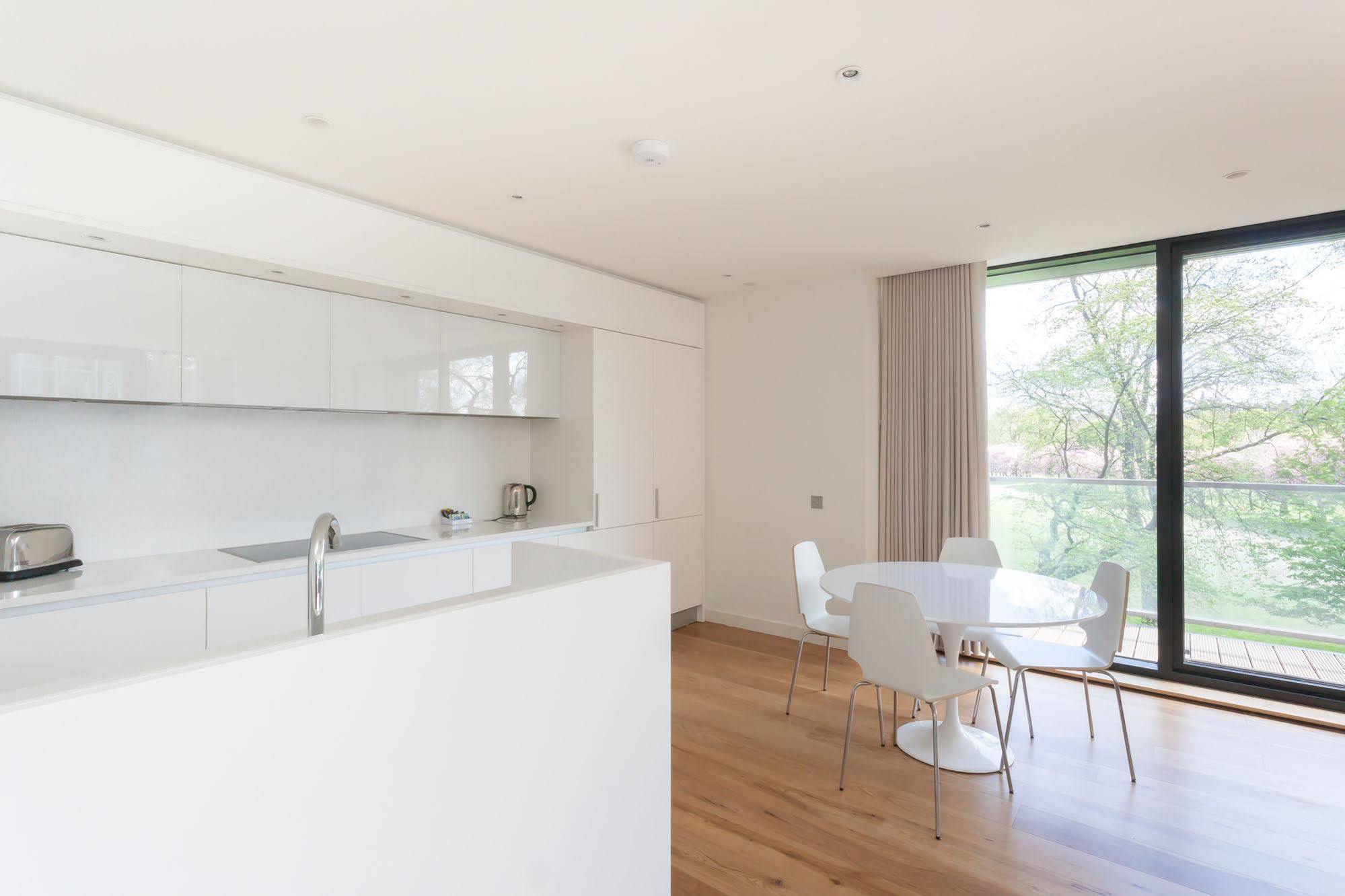 Cloud 9 - Quartermile 4*