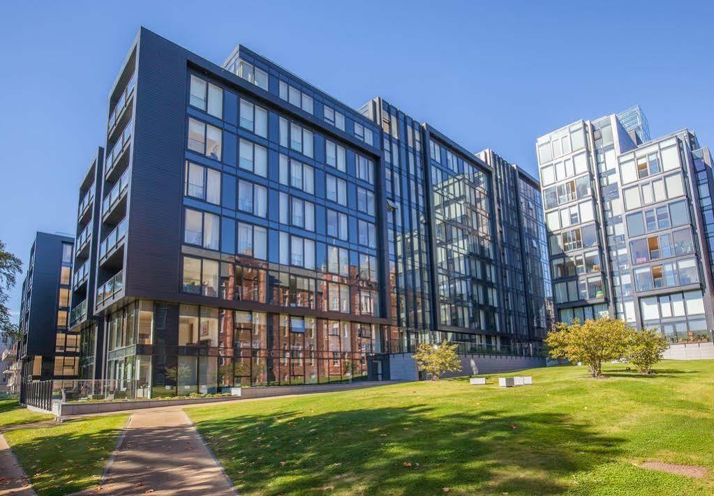 Cloud 9 - Quartermile 4*