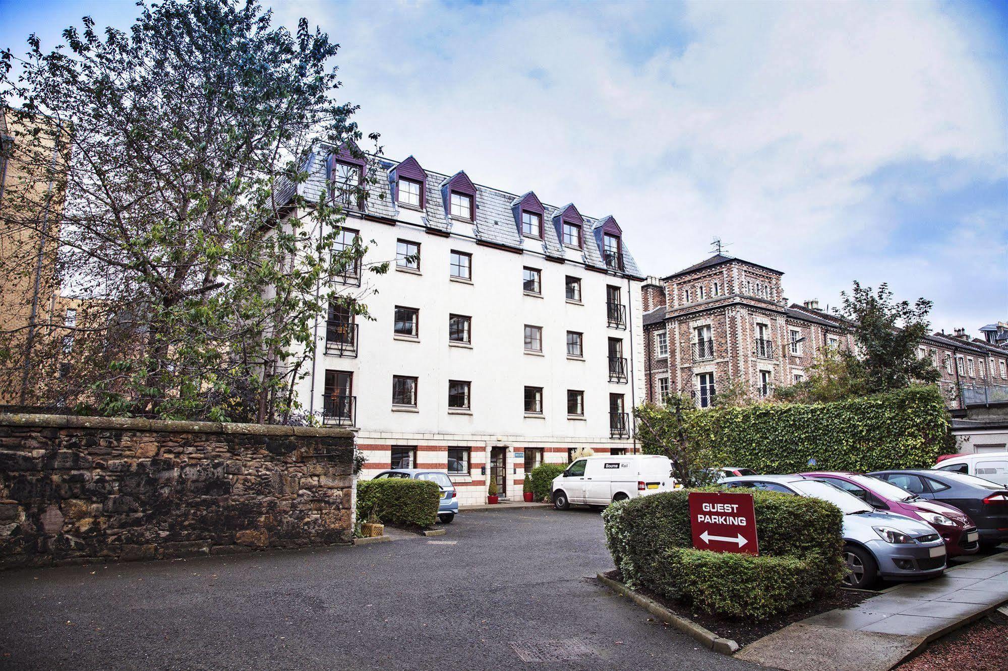 Aparthotel Fountain Court - Grove 4*