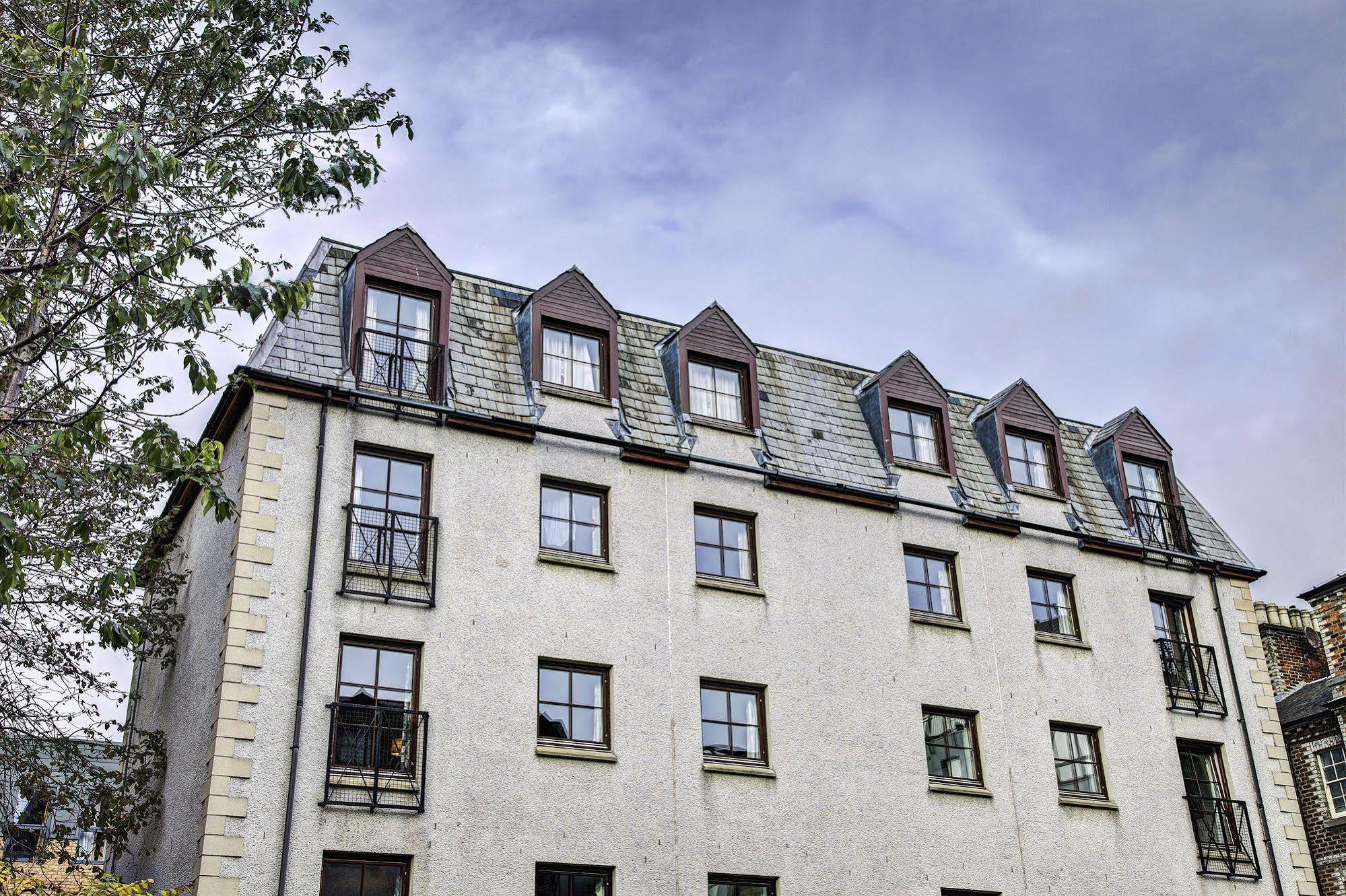 Fountain Court - Grove 4*