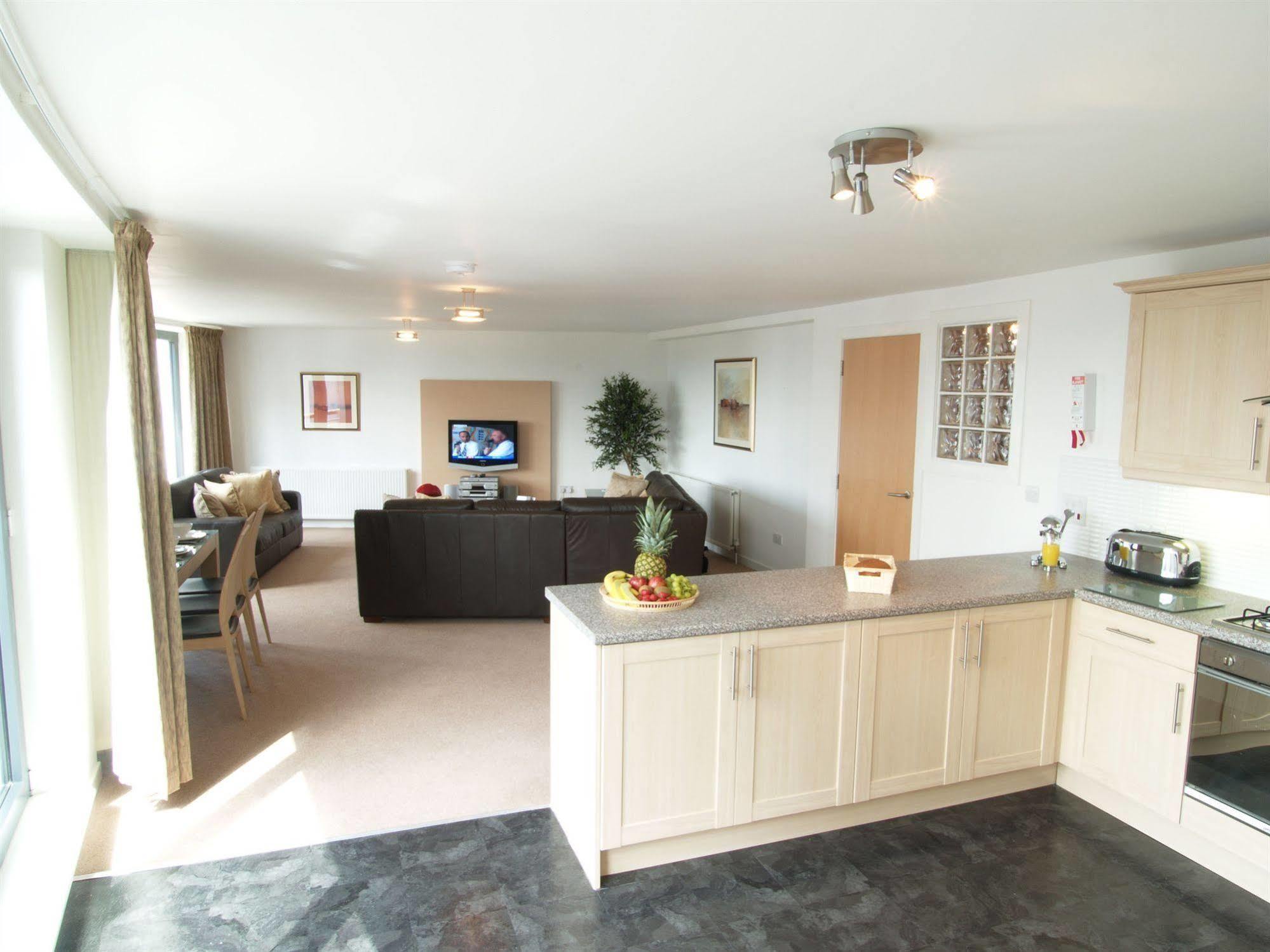 Fountain Court - Eq2 4*