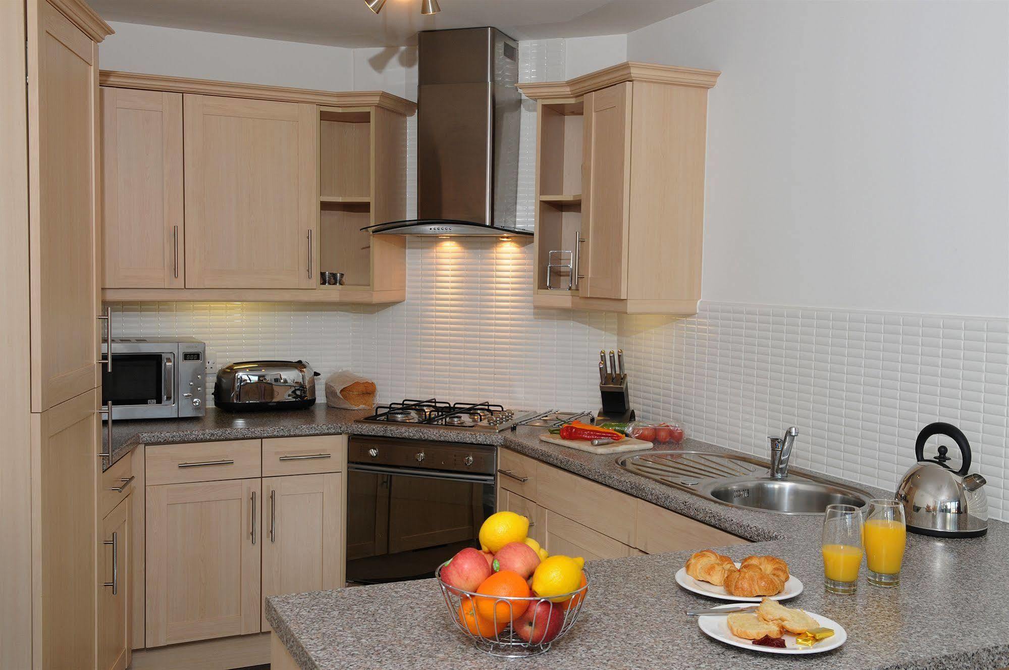 Fountain Court - Eq2 4*