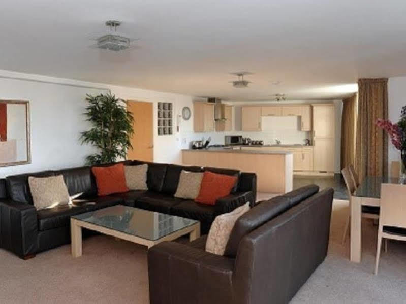 Fountain Court - Eq2 4*