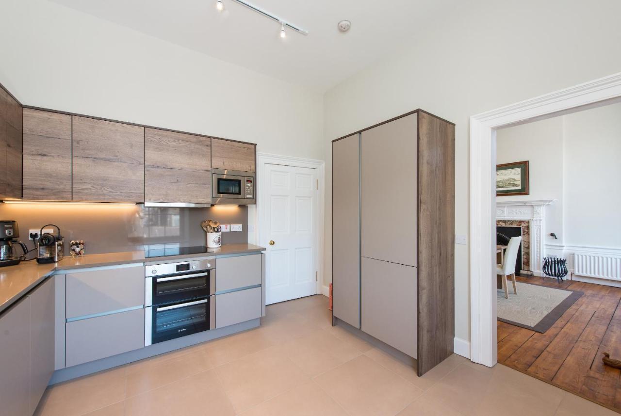 The New Town Idyll @ Dublin Street Apartment *