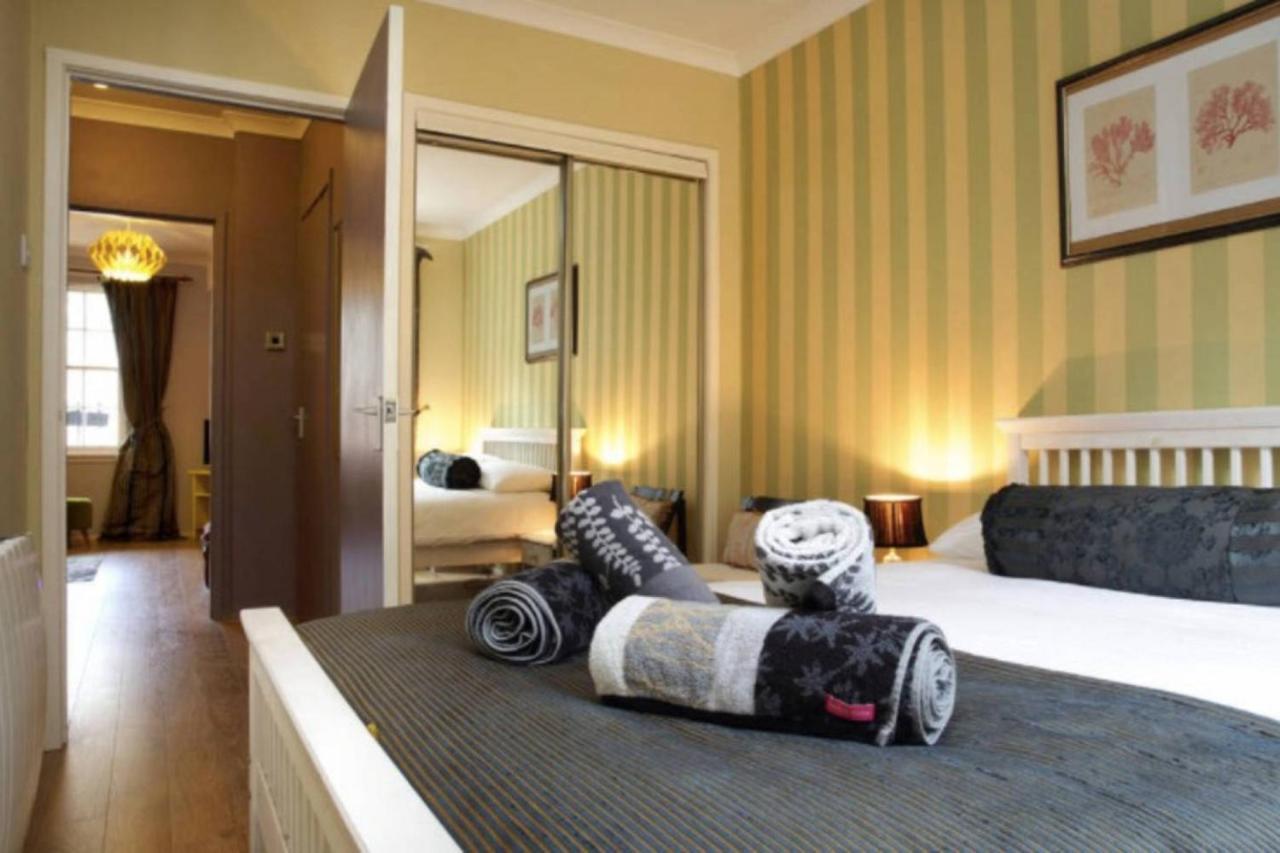 Joivy Stylish Castle View * Edinburgh