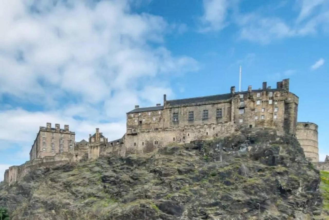 Joivy Stylish Castle View Edinburgh