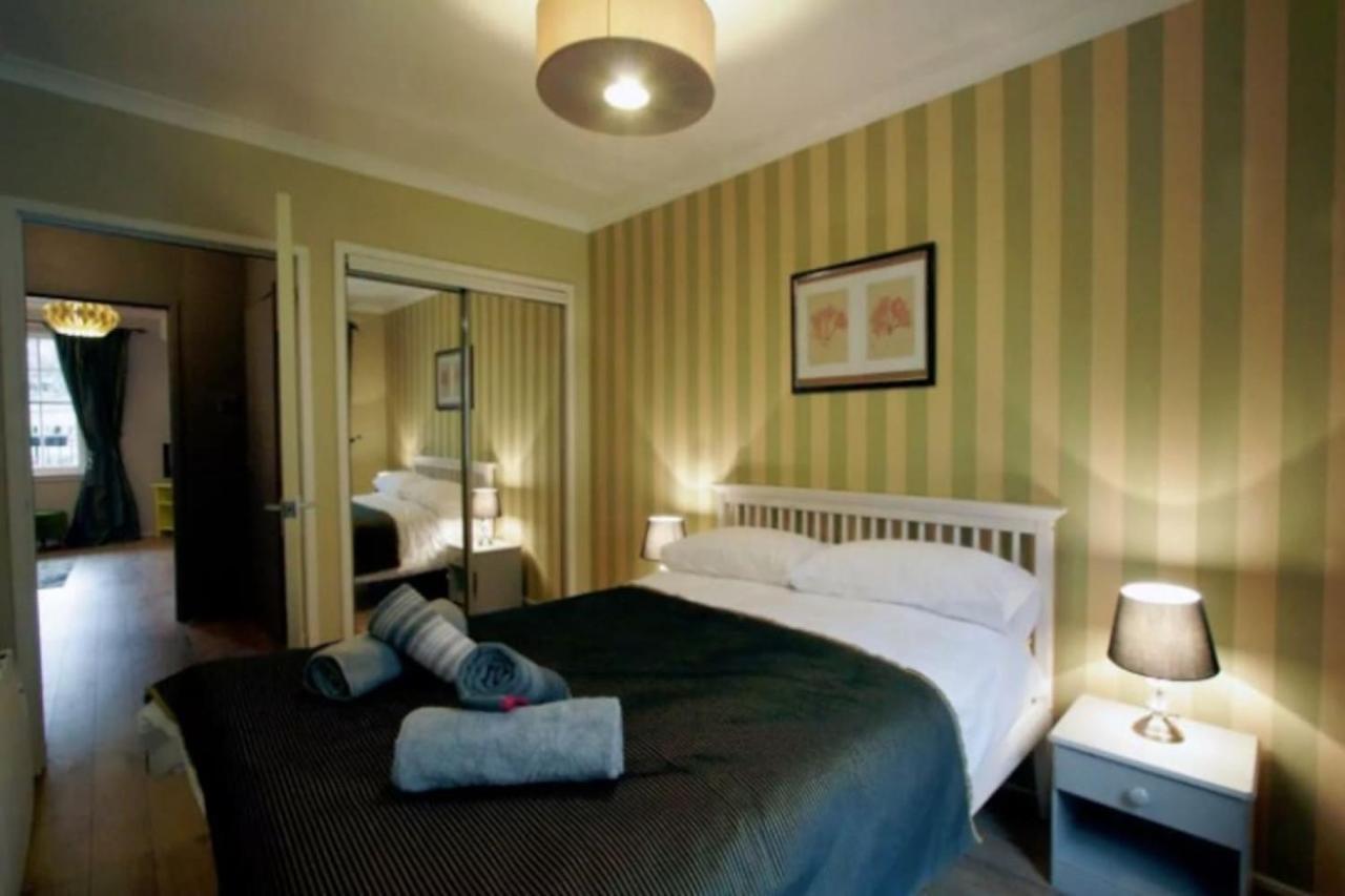 Joivy Stylish Castle View * Edinburgh