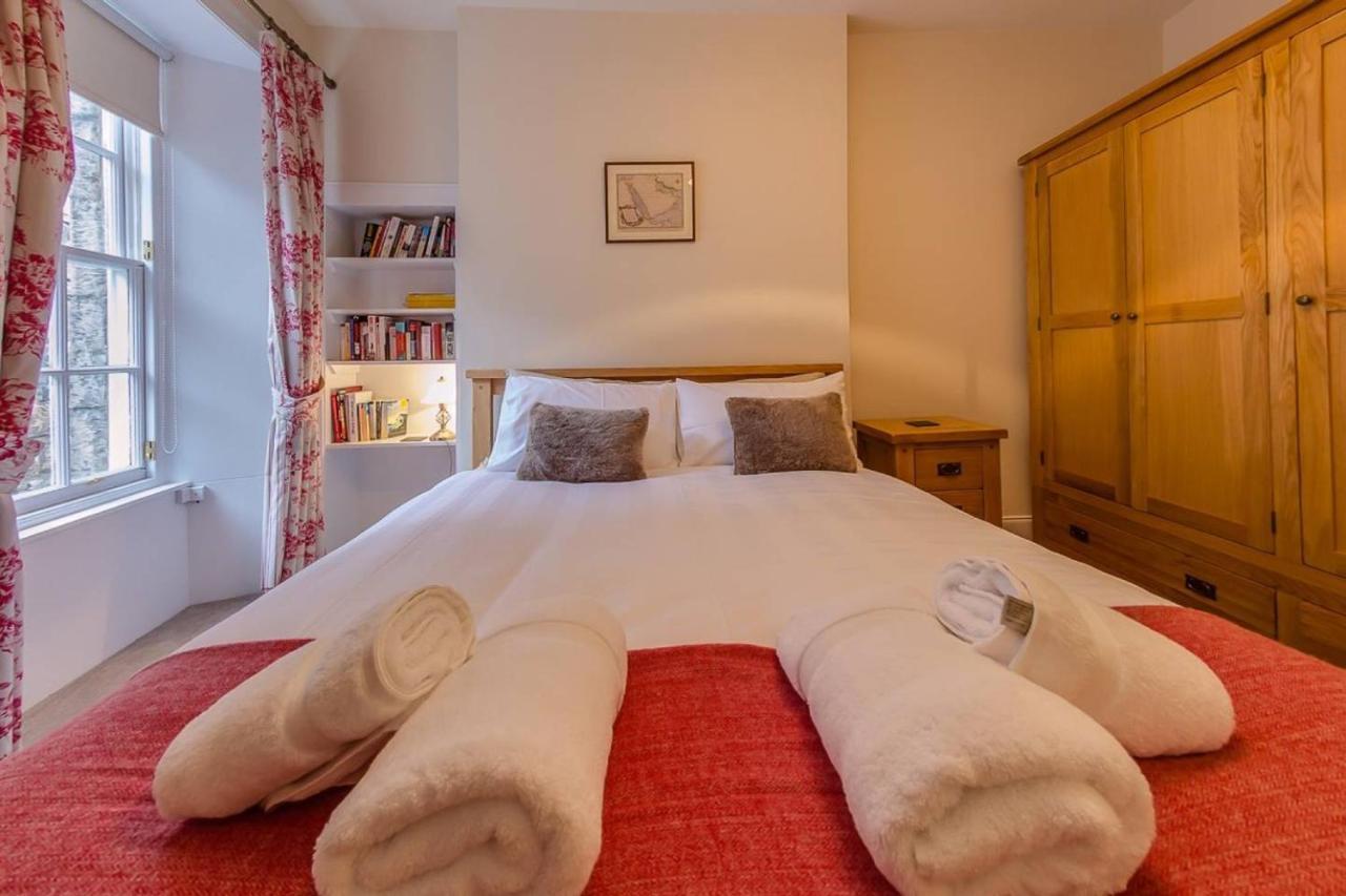 Joivy Stylish In Trendy New Town Location Apartment EDI