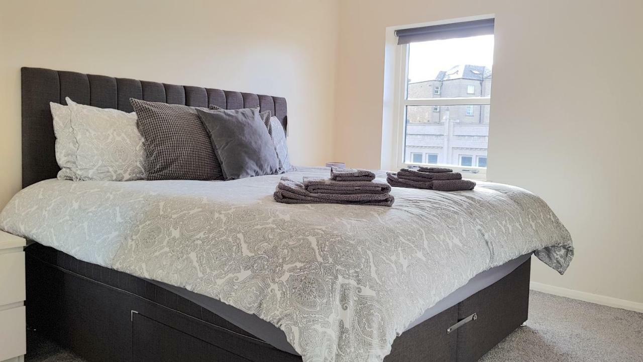 Amazing Apartments - Annandale St Near The Playhouse - Free Parking