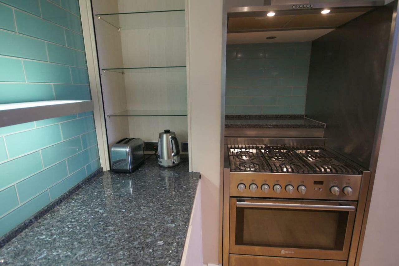 Spacious 2 Bed Next To Royal Mile & Waverley Apartment EDI