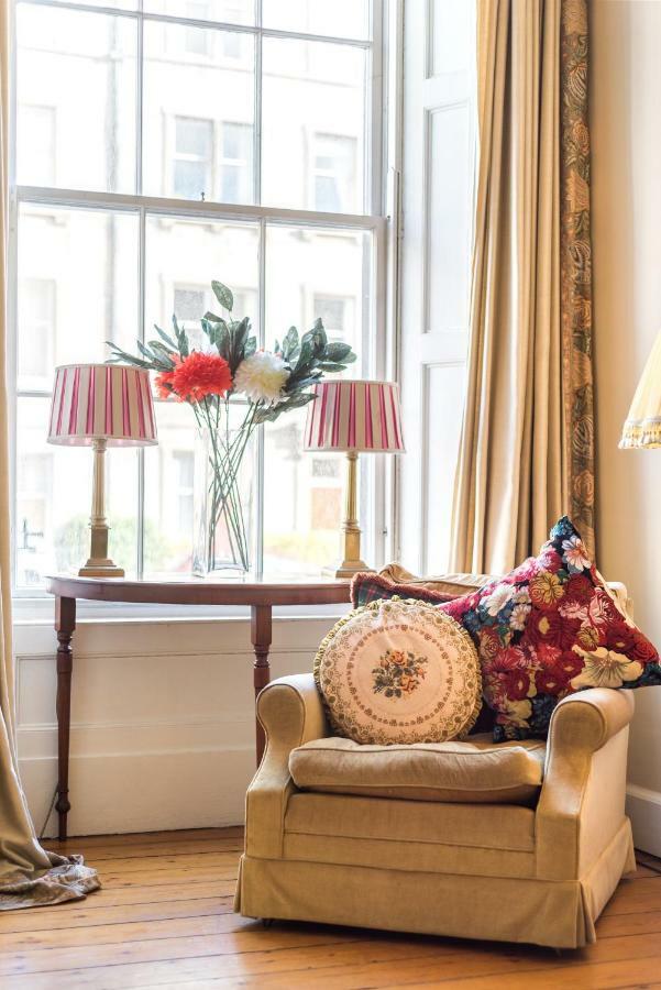 Grand & Spacious With Wifi Apartment *