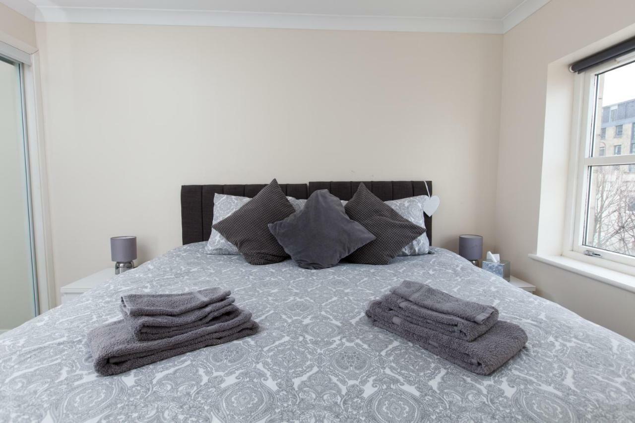 Amazing Apartments - Annandale St Near The Playhouse - Free Parking *